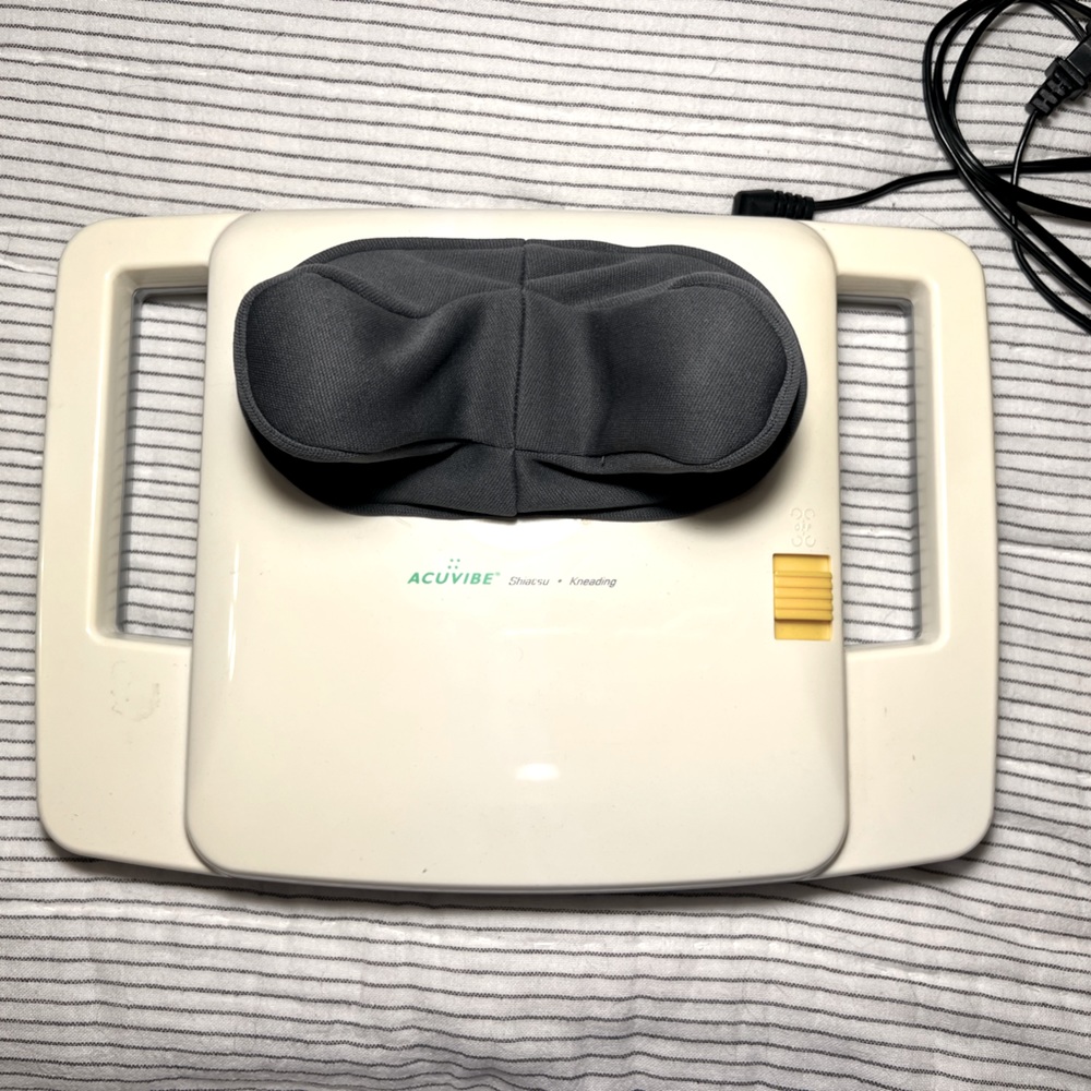 Acuvibe shiatsu kneading neck and body massager